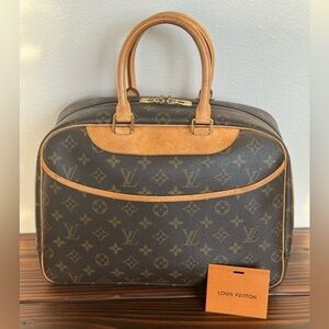 Louis Vuitton Monogram Deauville Boston Handbag